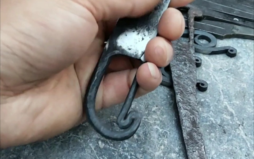 第一次锻造蕨手刀