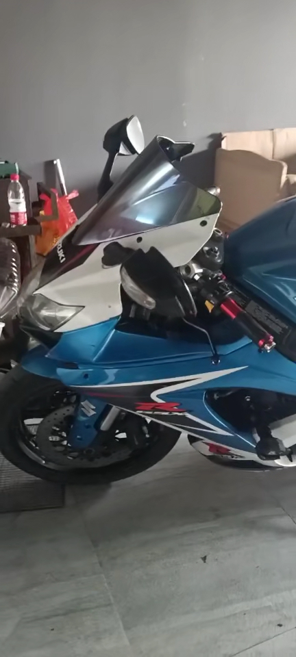 铃木k8小r一万多的跑车需要联系现