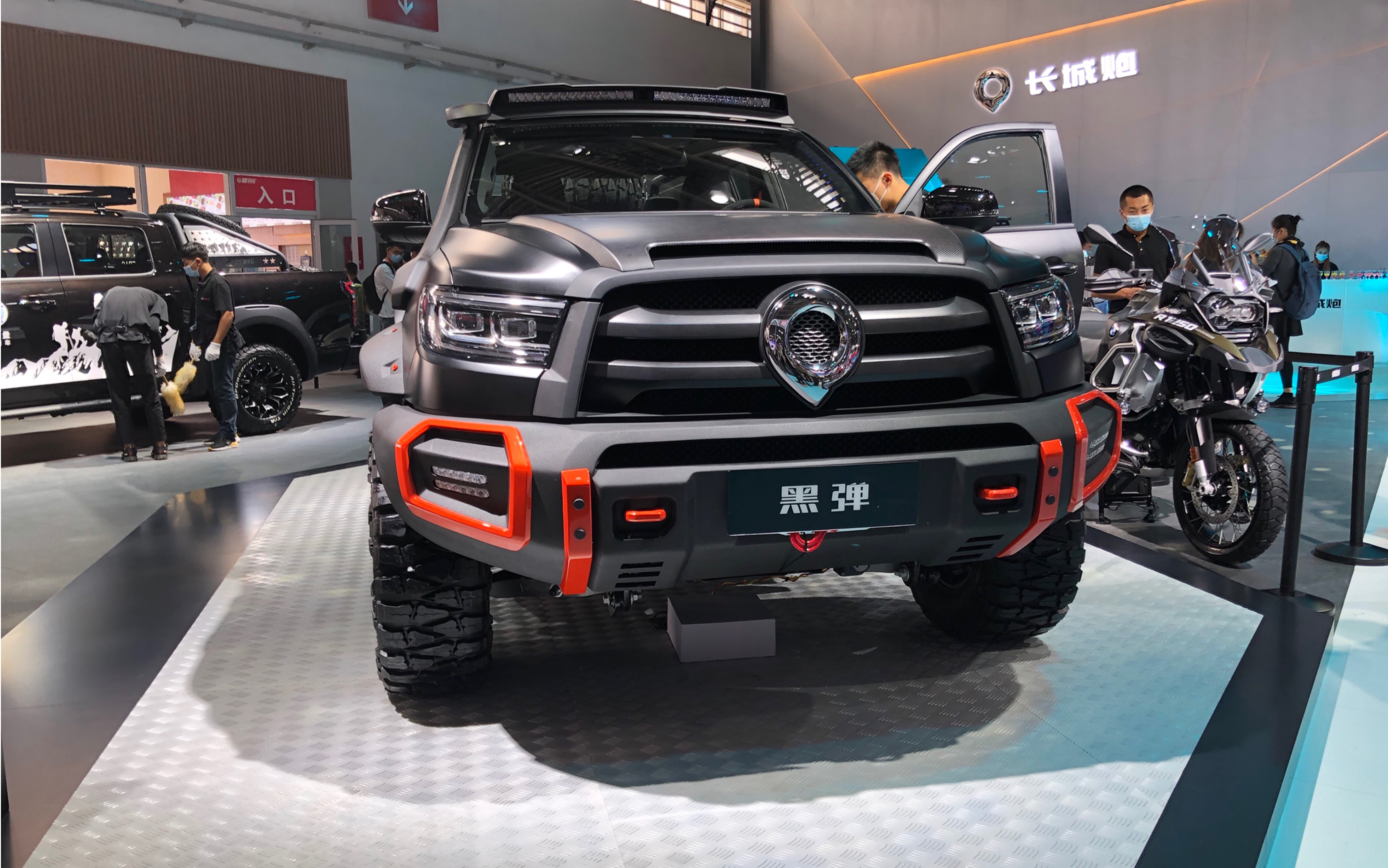 越野能力更强,外形比炮越野版更硬,长城炮黑弹版!