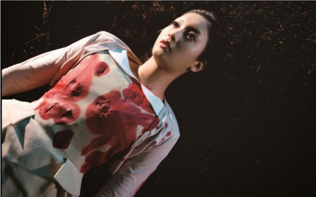 日本犯罪悬疑电影:女白领身中十数刀惨死公园,还被焚尸灭迹!