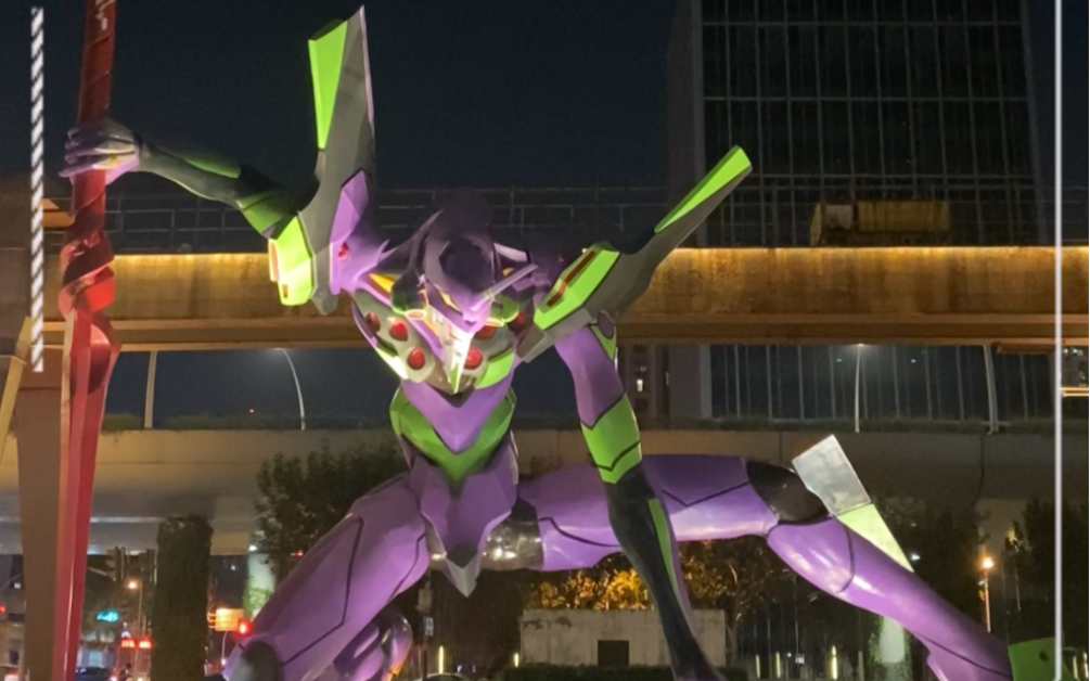 万圣节来汶水路附近看eva模型了,太酷炫了,好高大