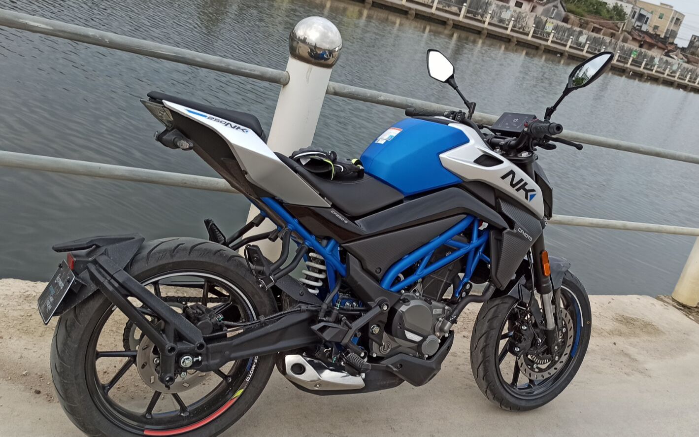 春风250nk,小蓝的日常通勤.