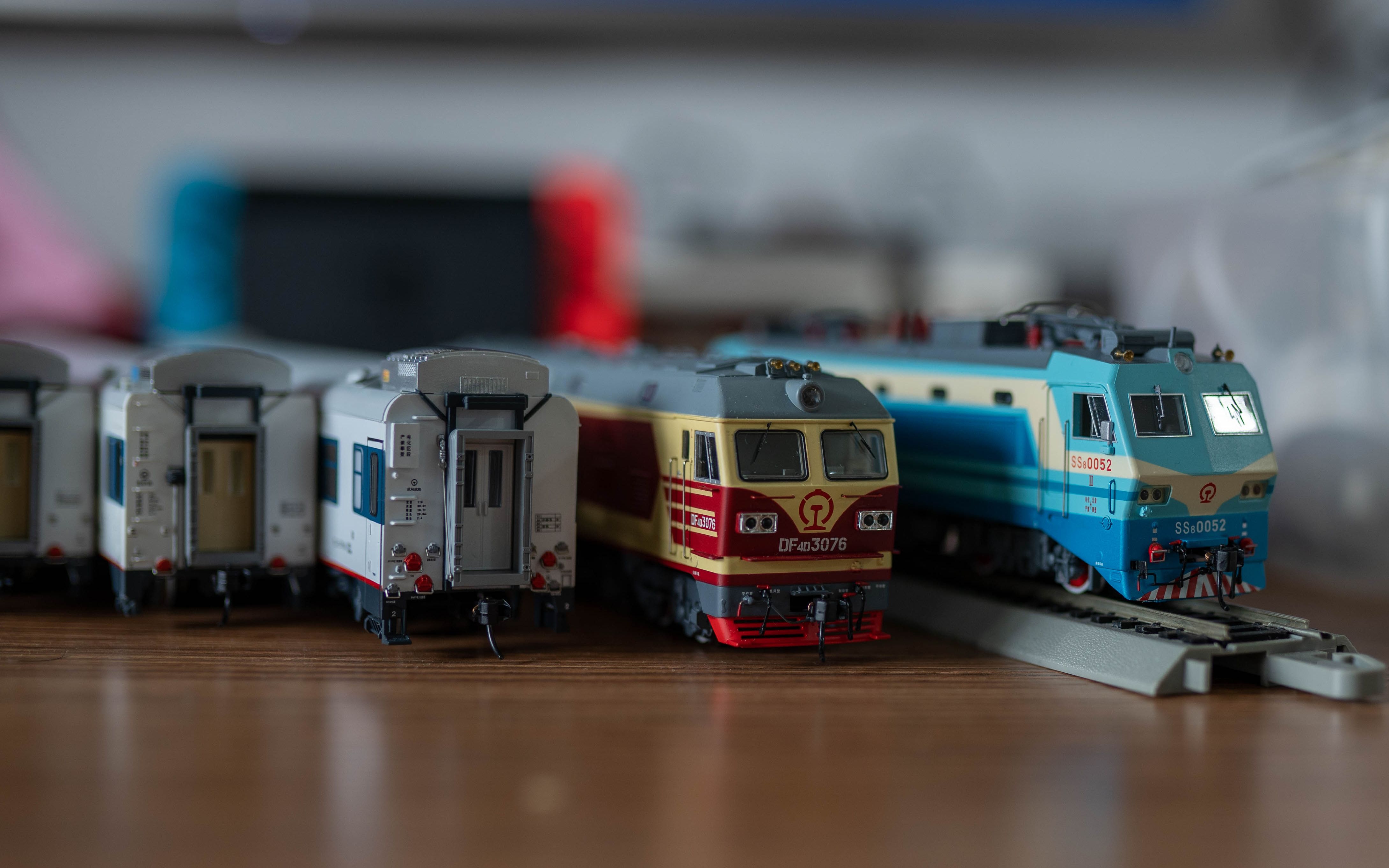 【火车模型】暑假运转视频韶山8拉25tk_哔哩哔哩_bilibili