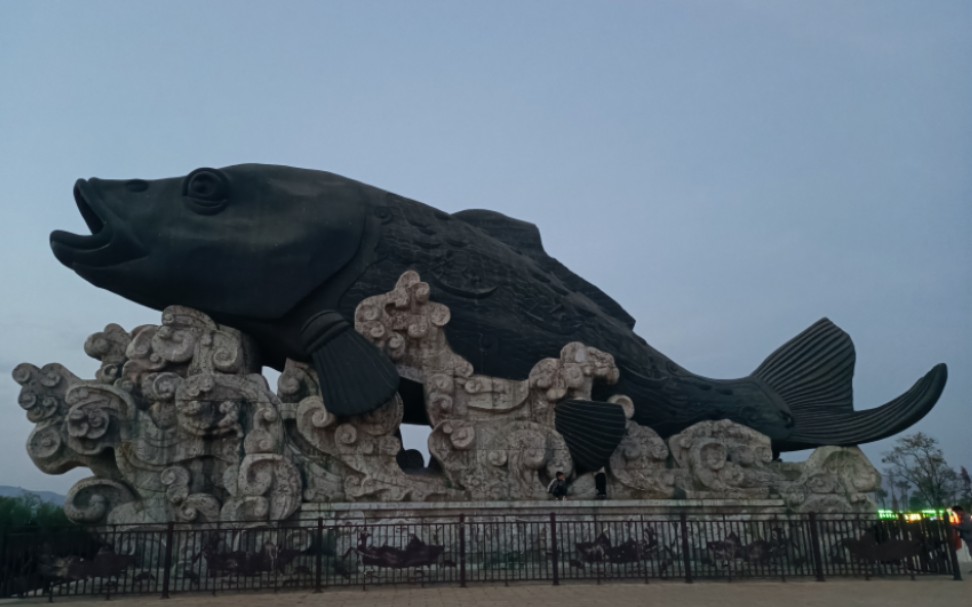 玉溪市江川区「大头鱼公园」(傍晚景色)