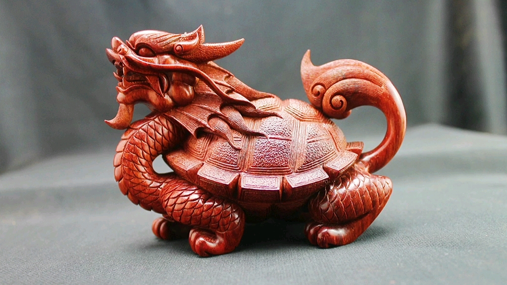 木雕龙龟摆件,这样的手工你喜欢吗?