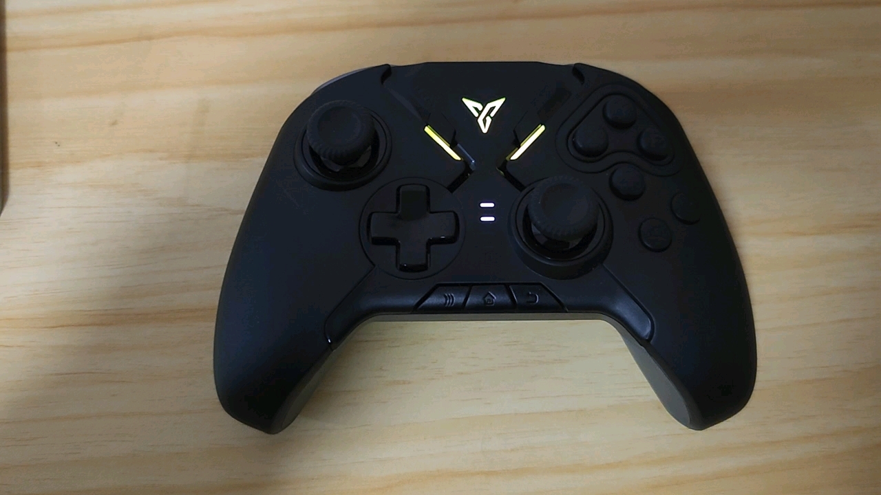 飞智八爪鱼2手柄简单体验