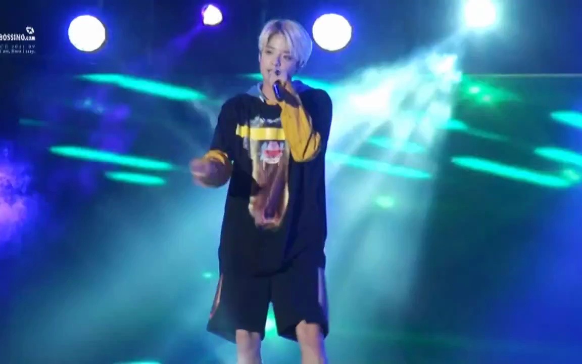 [图]20150814Amber - Shake That Brass