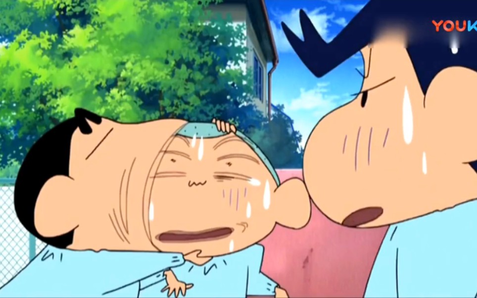 小新把正男饭团头含嘴里啦