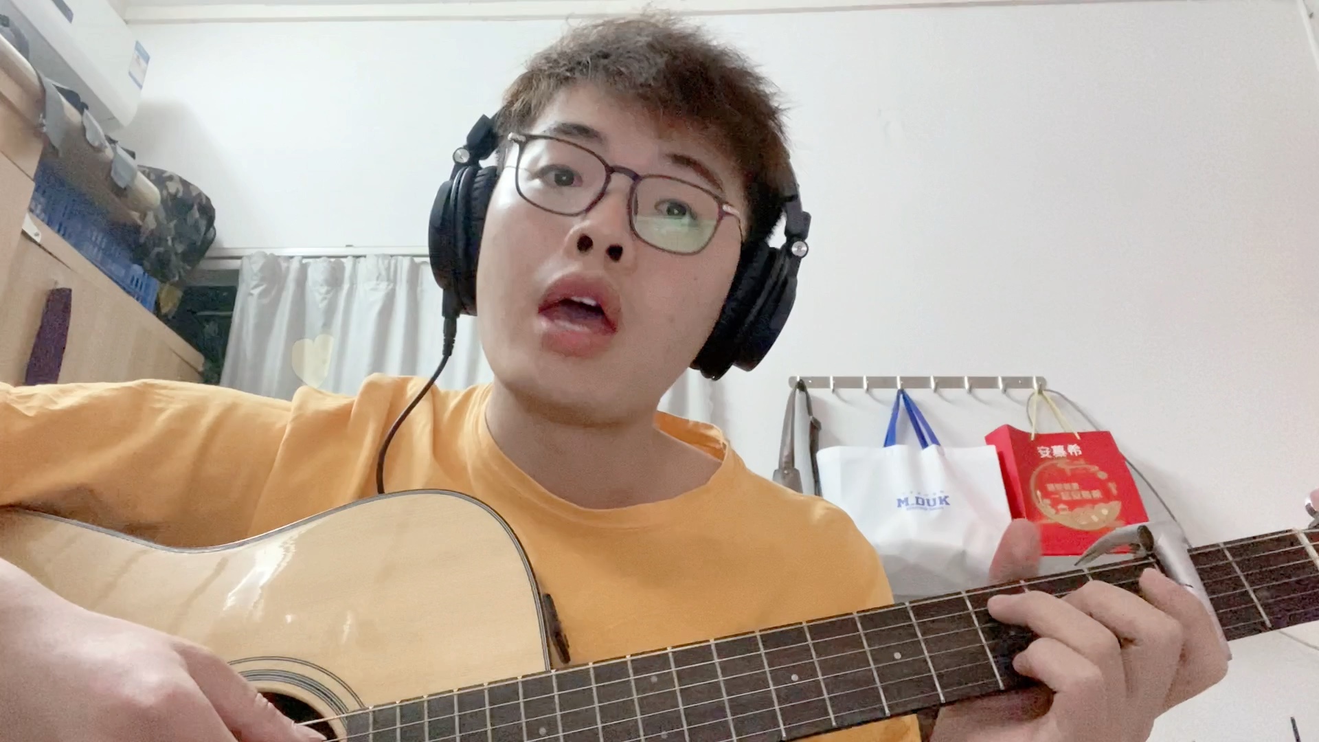 tnt张真源吉他弹唱《心桥》_哔哩哔哩 (゜-゜)つロ 干杯~-bilibili