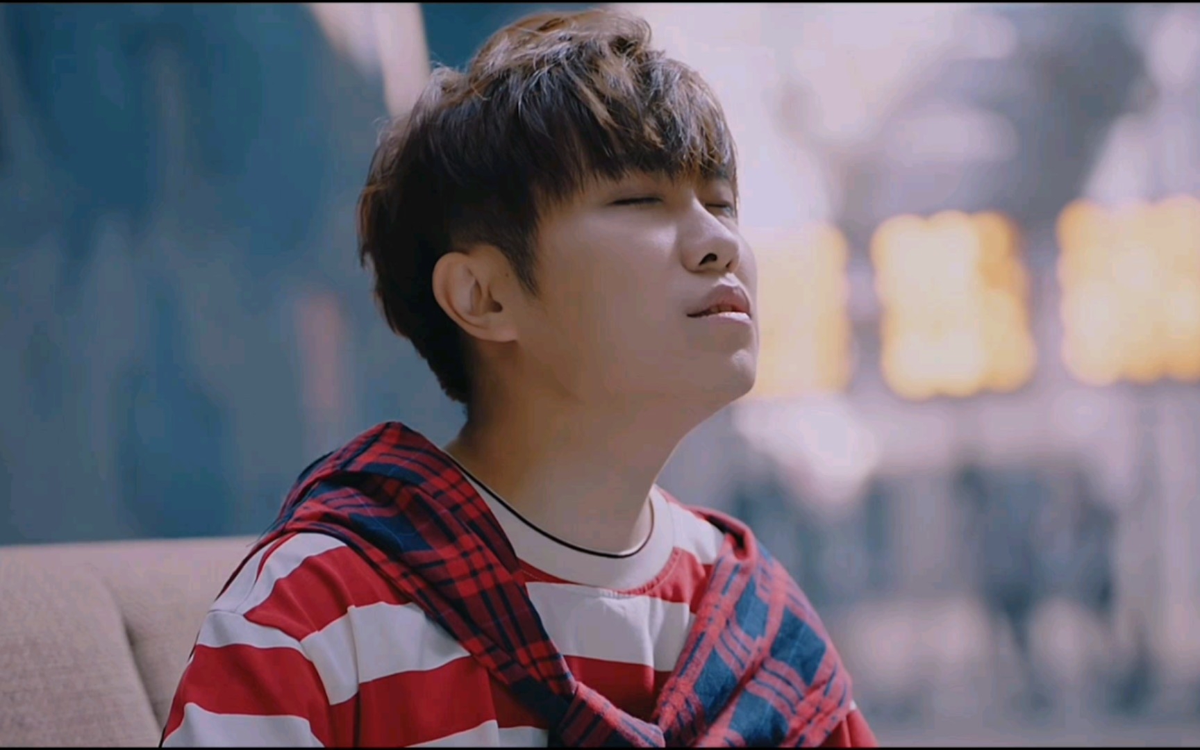 徐良《明天有雨》官方原版好听音乐推荐mv