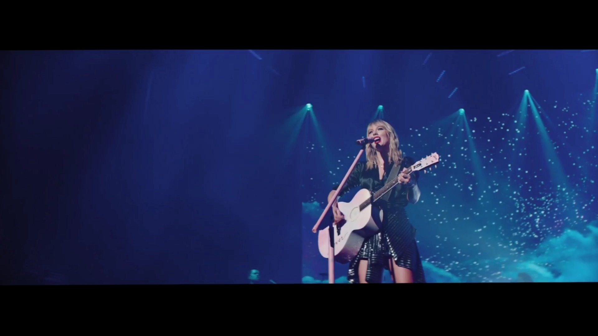 【lover】#霉霉#最爱的lover#现场live#2021lover年巡演见