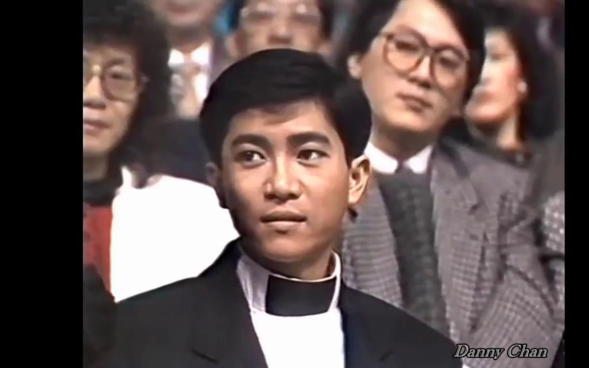 [图]陈百强 (1987.12.18 保良局87全港十九区业余歌唱大赛) 演唱＋采访