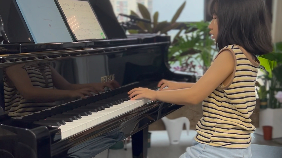 下课铃声雨中漫步钢琴曲