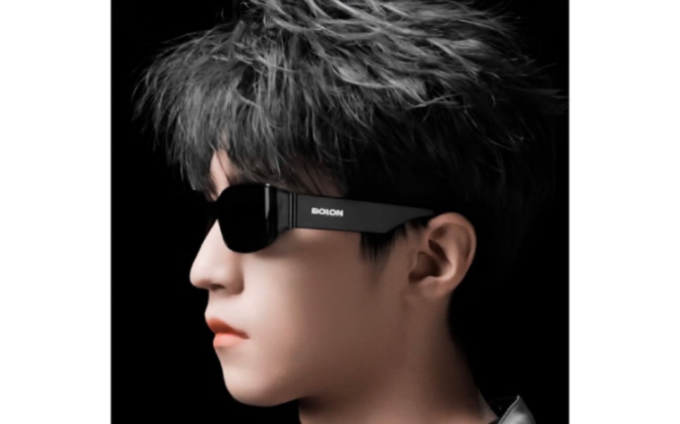 王俊凯银灰发色 王俊凯×暴龙 新物料20231107