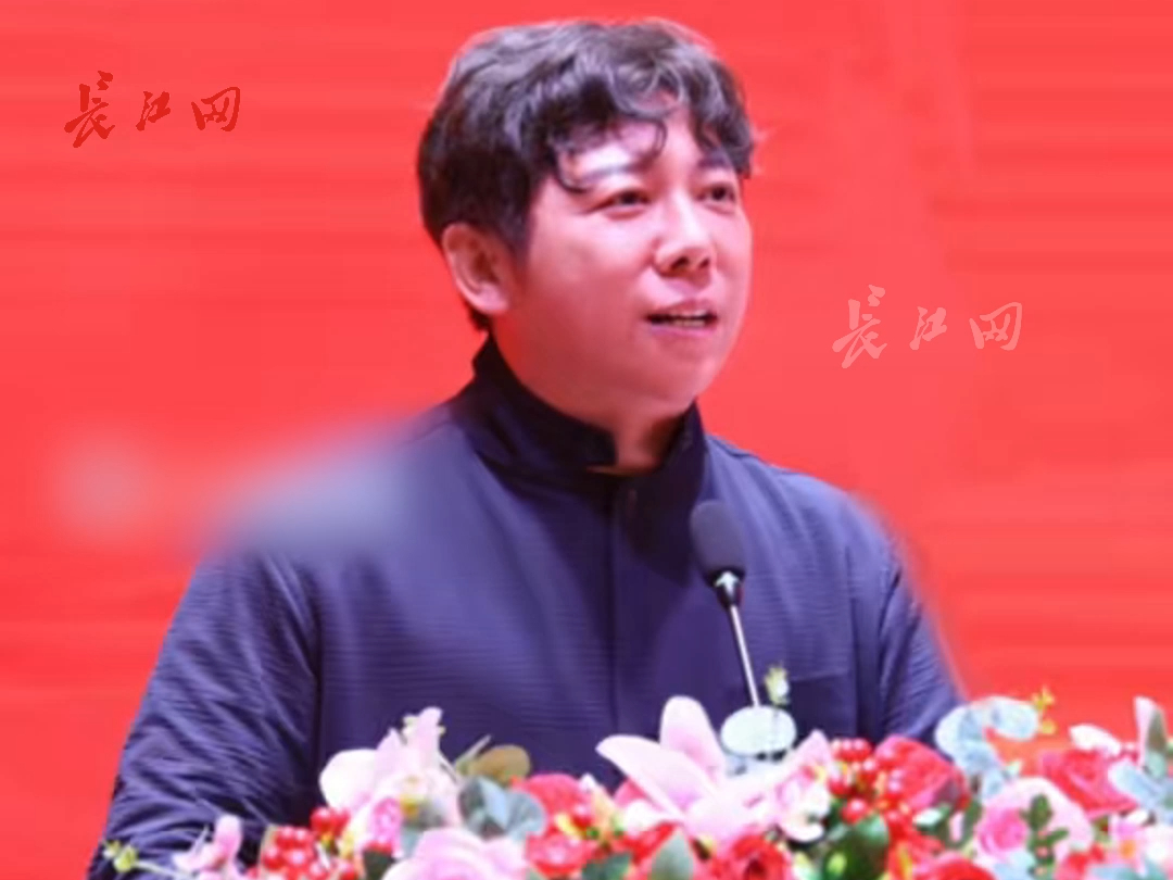 歌手胡海泉和海南一高校签约 出任海南音乐学院院长