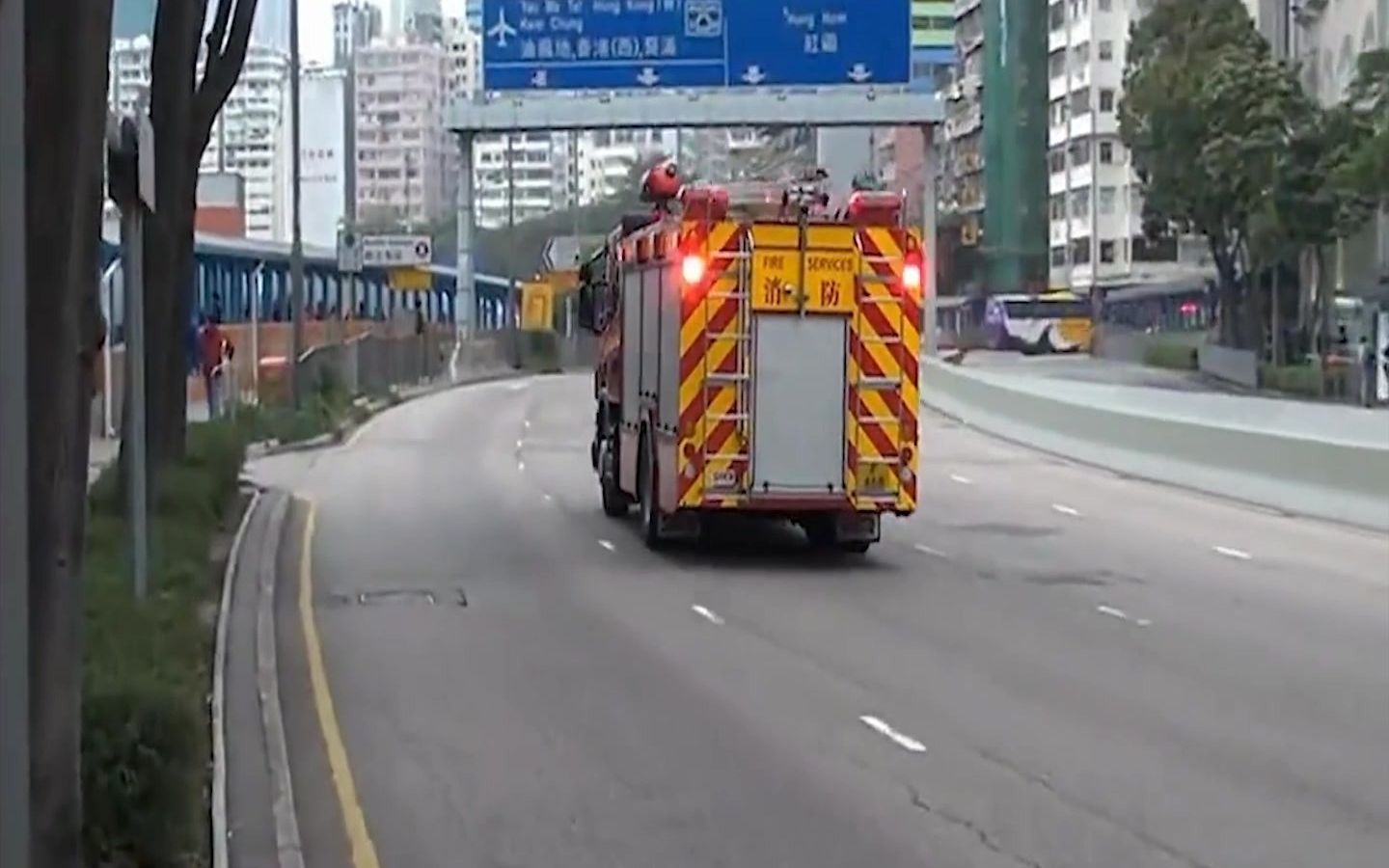 [图]俺 の 愛 消 防 車 が ！