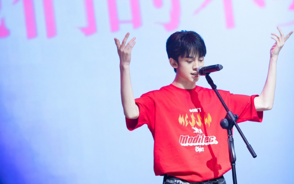 左航一个很dry的humorousboy巴蜀61舞台首秀