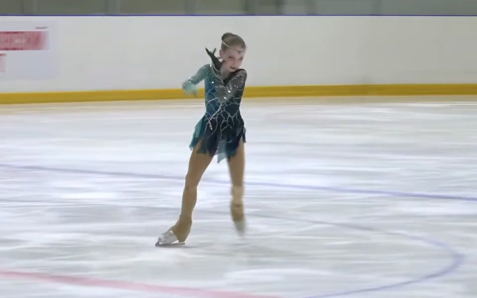 少儿低龄组冠军  李小宛Valeria LITVINCHEVA  自由滑(119.94/173.97)  Volkov纪念赛 2022.11.18哔哩哔哩bilibili