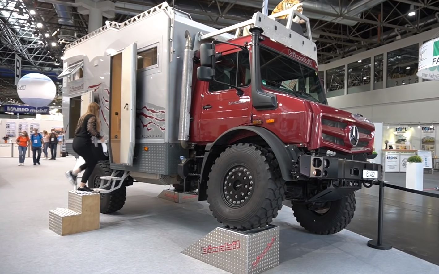 乌尼莫克4x4越野房车 - bimobil 2021 ex432(机翻字幕)