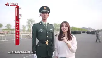 Télécharger la video: 阅兵场上徒步方队的基准兵有多难