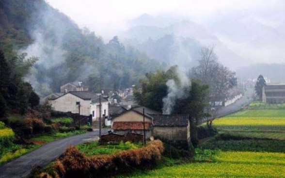 [图]傍晚的乡村静谧而美丽，有炊烟的地方才是故乡