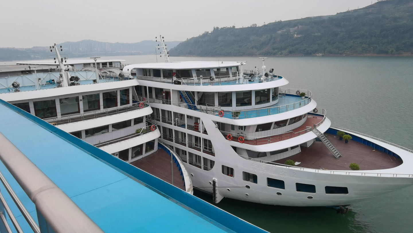 参观长江豪华游轮华夏神女3号