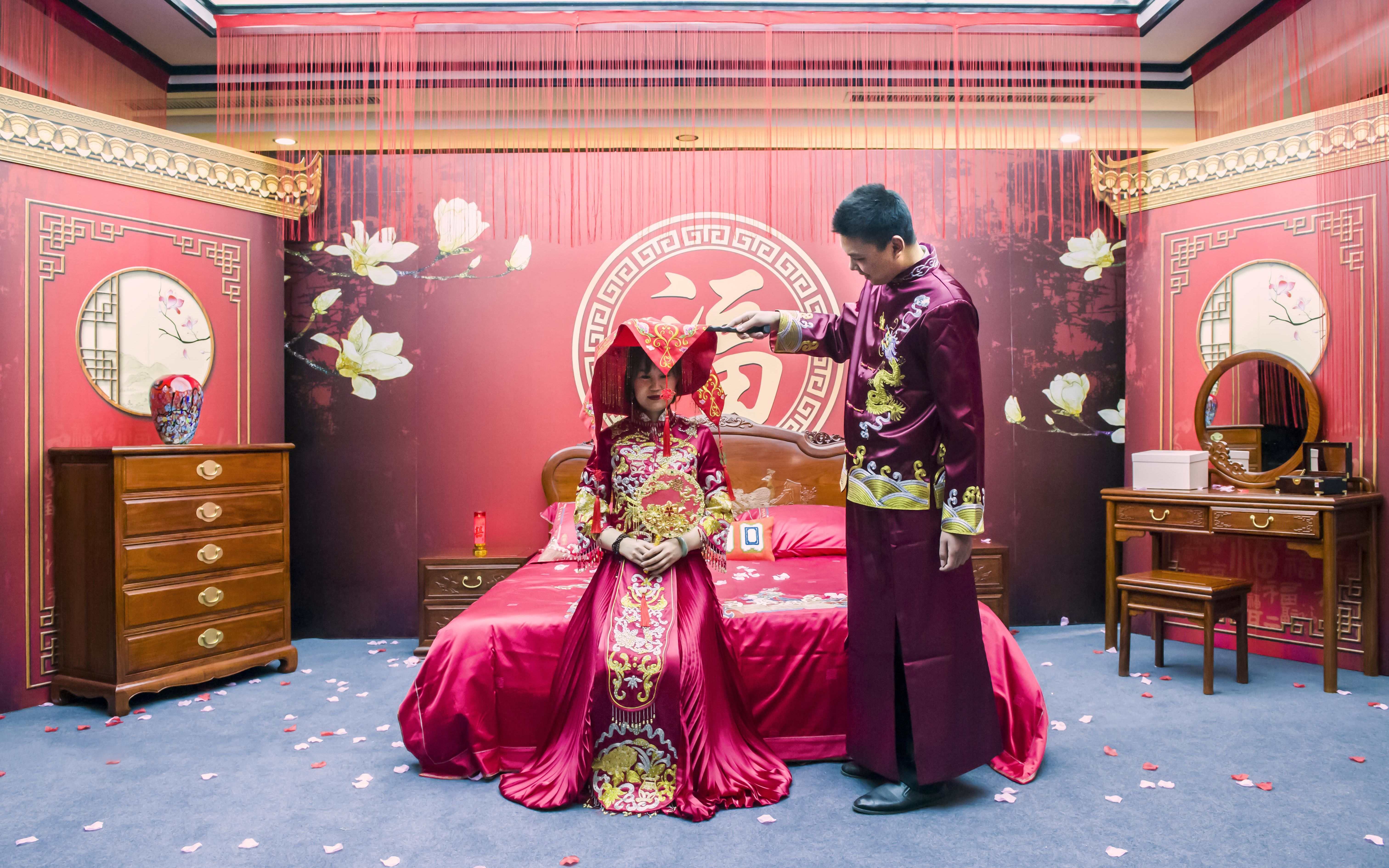 龙朝凤来凤迎龙,梧桐树下凤求凰.中式婚礼喜堂网红打卡