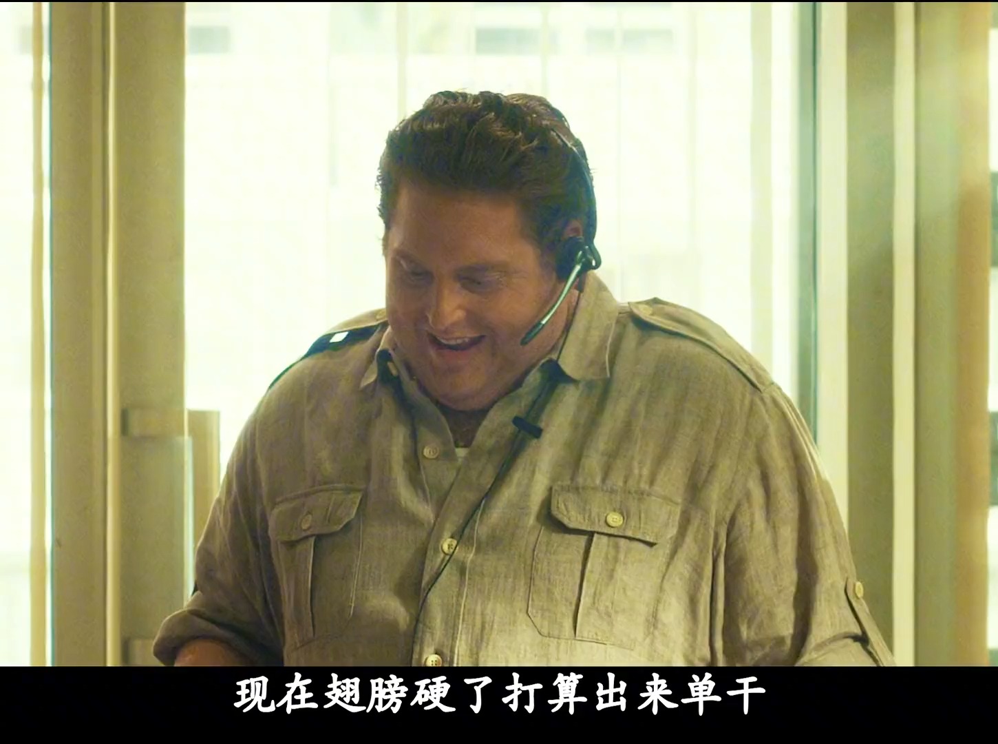 真实事件改编,按摩小弟竟摇身一变成为战争之王!#军火贩