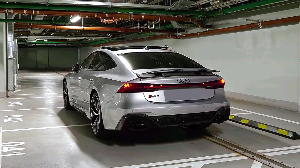 奔驰rs7—为什么称他为全网男生的梦想?