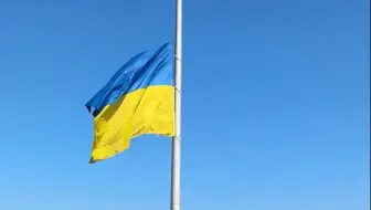 🌎🇺🇦今天，基辅降下最大国旗，🕯哀悼在俄罗斯24日凌晨袭击中遇难的12名市民。