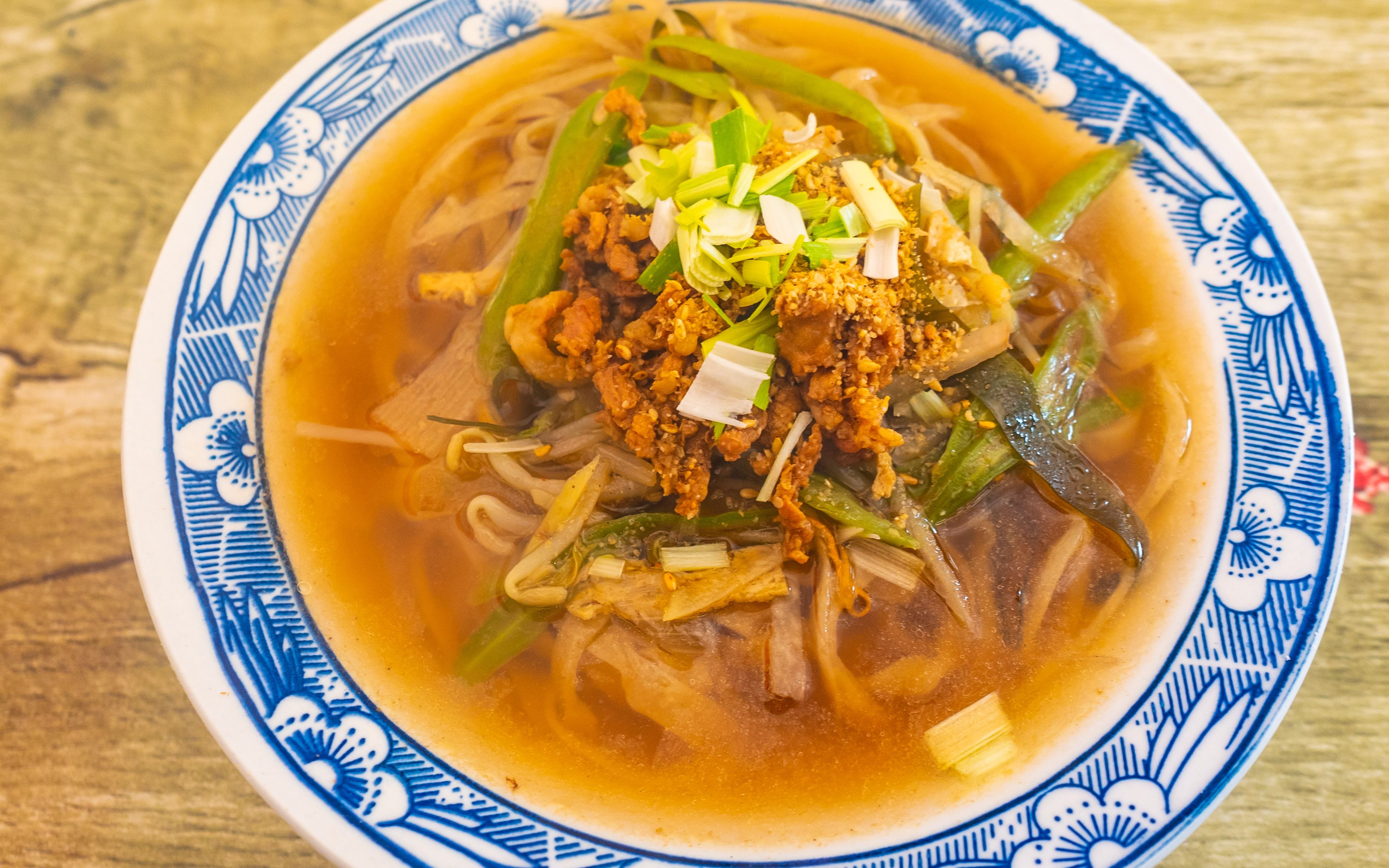 逛晋城大阳古镇,吃特有的面食馔面,据说从古代宫廷流传出来.