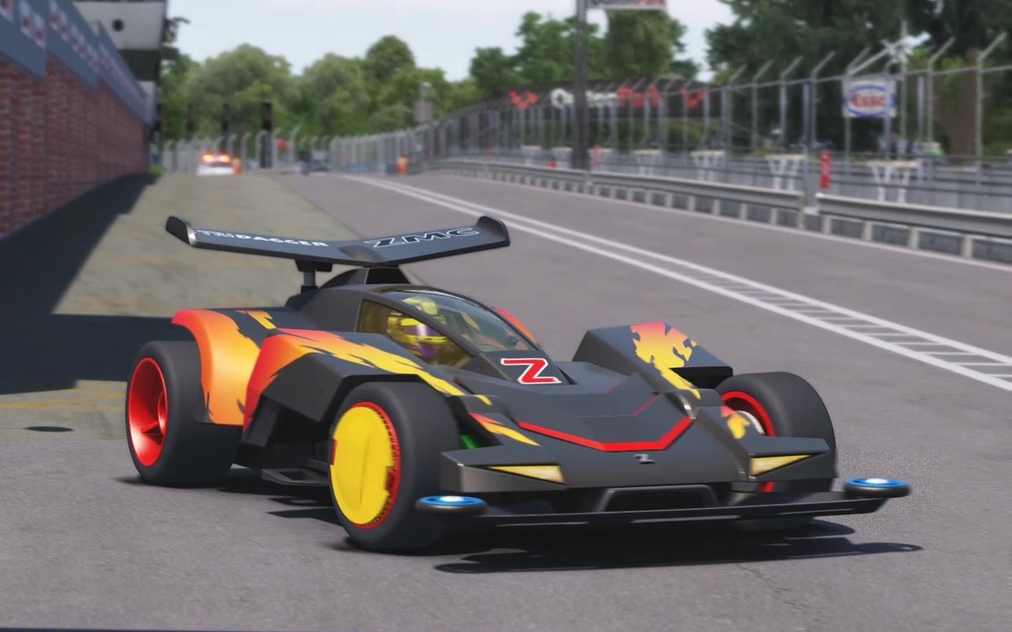 全球首辆新三角箭zmc亮相真实赛道,疑似汉密尔顿试驾