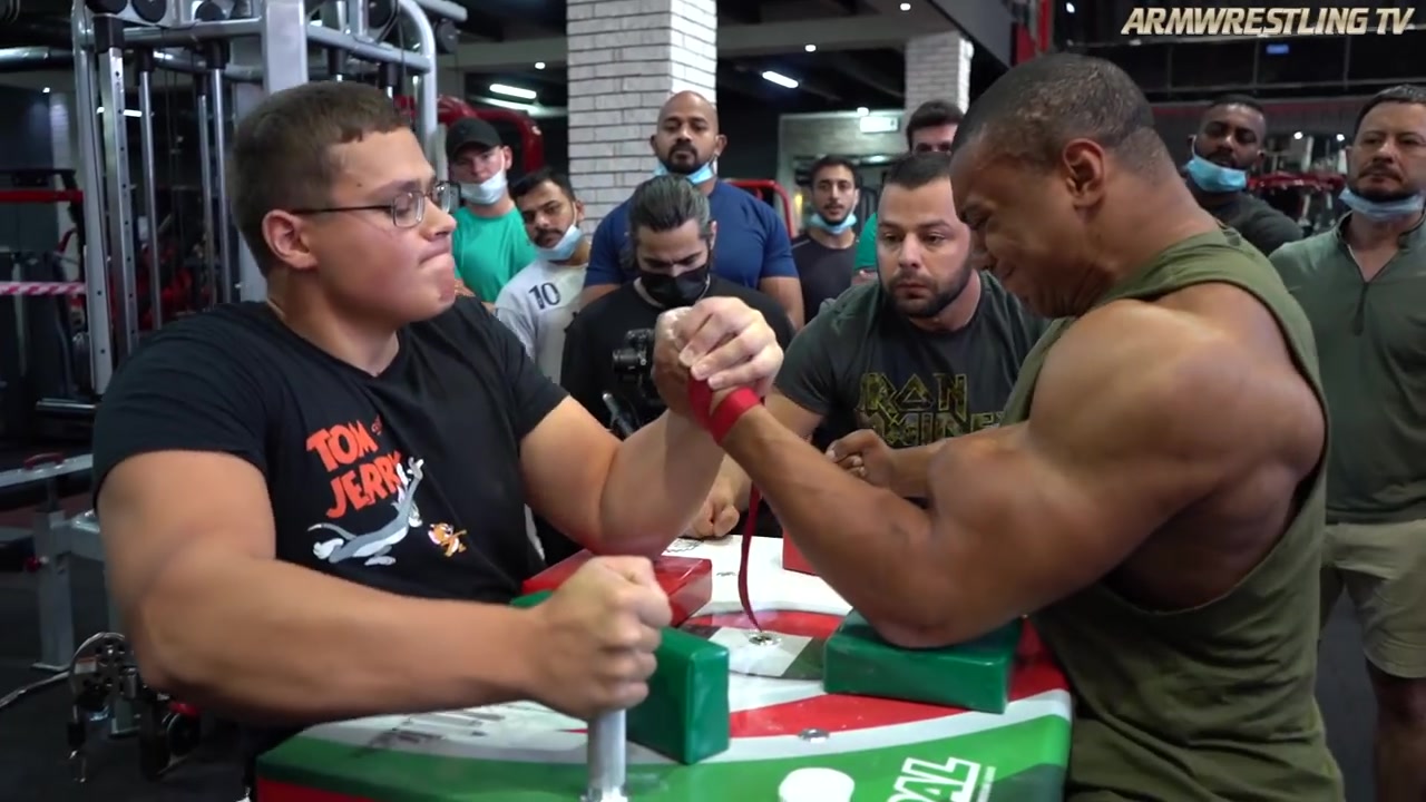 schoolboy vs larry wheels - world strongest bodybuilder | arm
