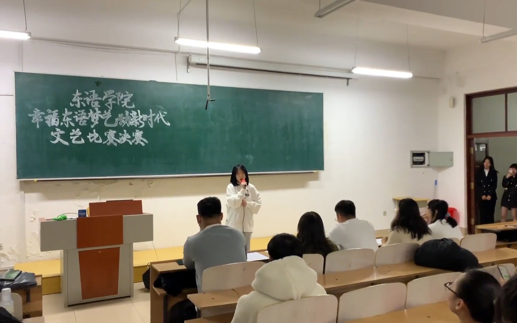 [图]《关键词》又被女大学生唱火了！林俊杰的歌都太经典，翻唱都能火