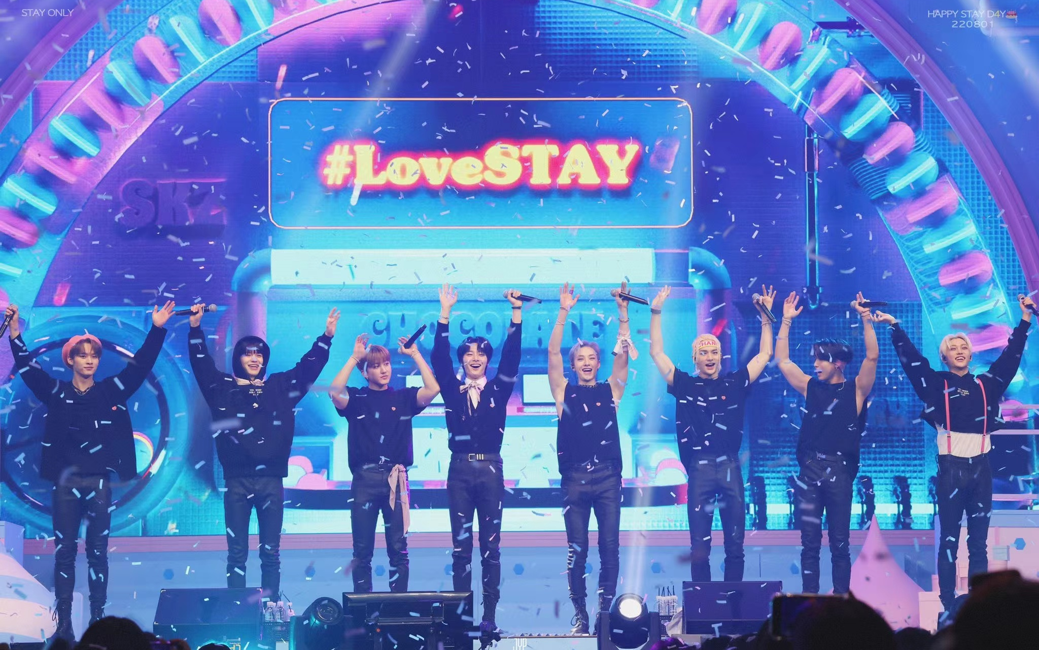 [图]【Stray Kids】 巧克力工厂 [舞台纯享版] | 2nd #LoveSTAY "SKZ’S CHOCOLATE FACTORY'"