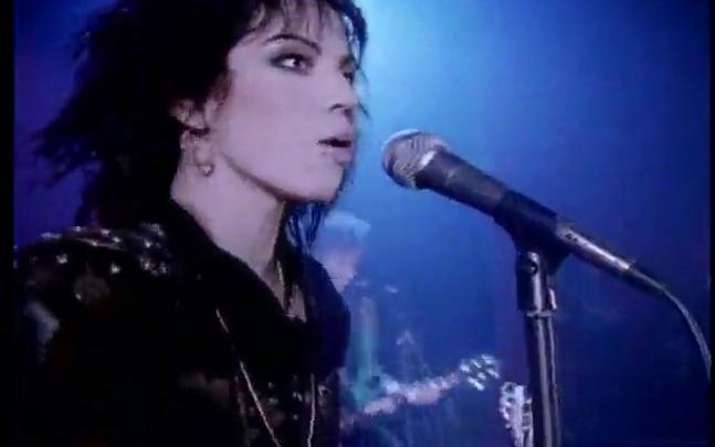 [图]摇滚女皇Joan Jett—— I hate myself for loving you