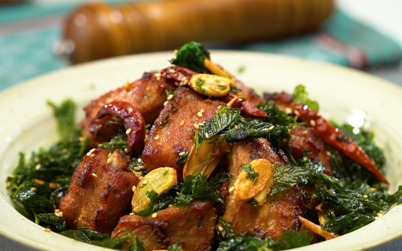 云南薄荷炸排骨真不是盖的,香酥清爽,一口入夏