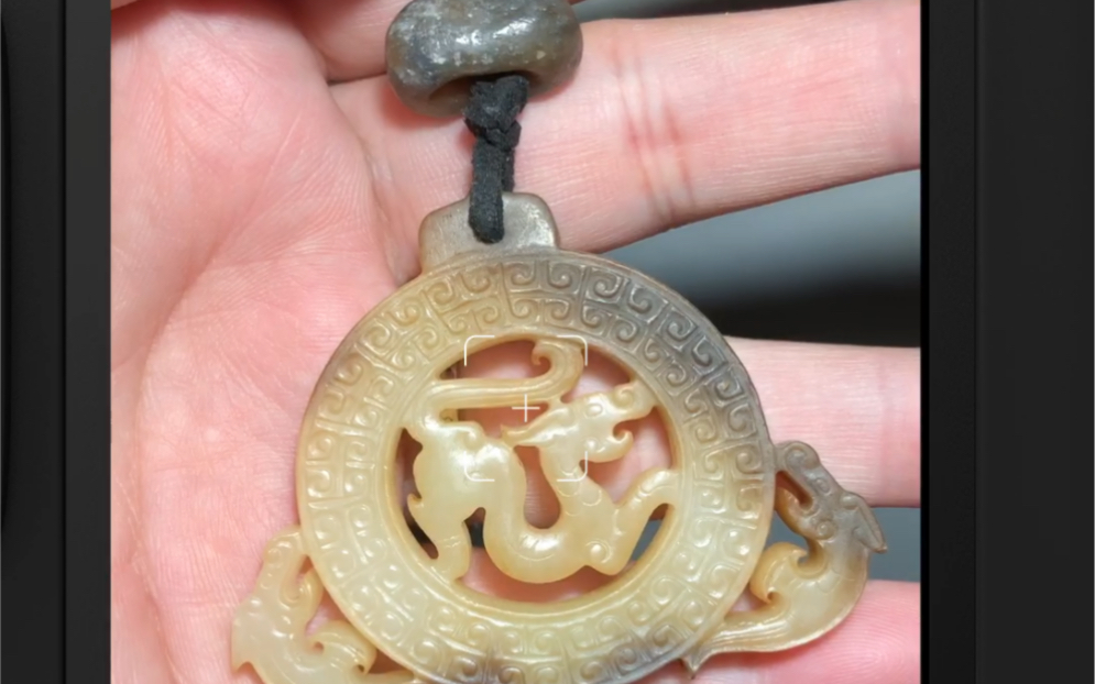 和田玉籽料苏工玉雕设计雕刻龙牌