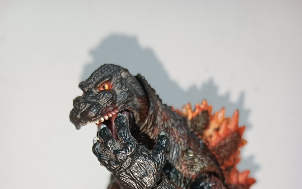 neca1994哥斯拉,被我重涂成了95红莲_哔哩哔哩_bilibili