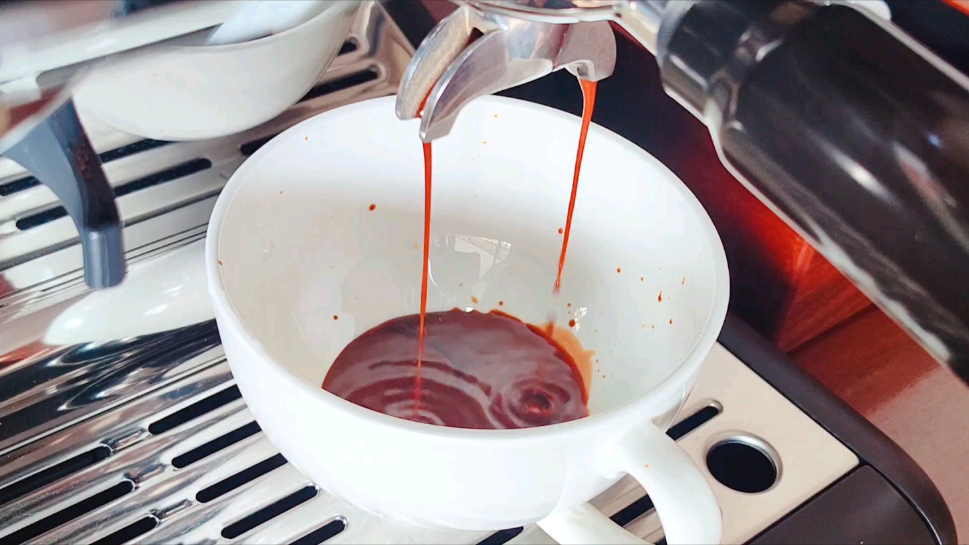 咖啡制作 奶咖拉花 郁金香