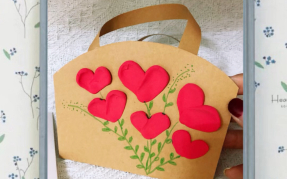 幼儿园小朋友就会做的女神节包包手工,快给女神妈妈设计时尚包包吧!