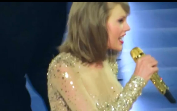 [图]【TaylorSwift】out of the woods 现场版