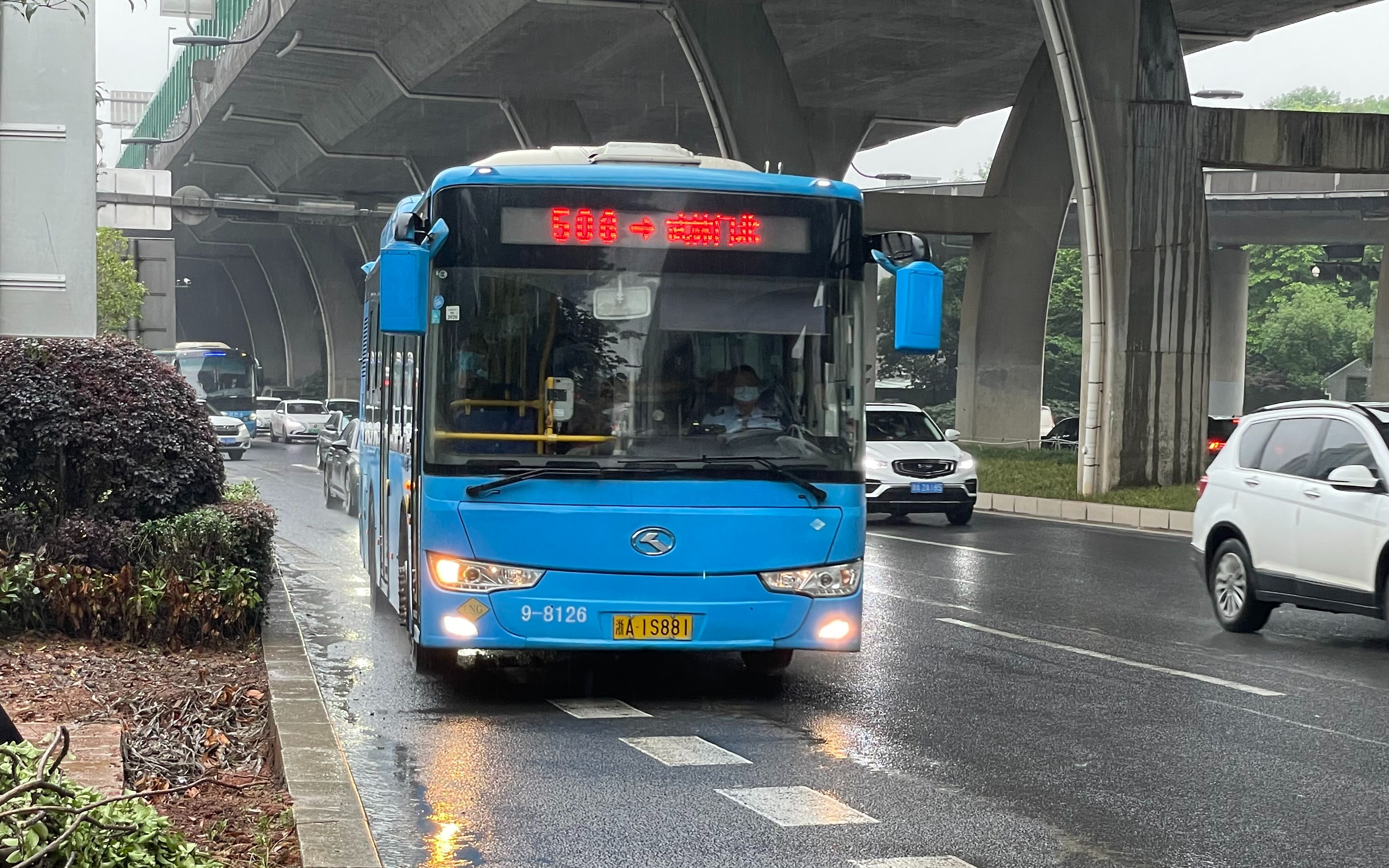 杭州506路公交快线古荡隧道前方展望