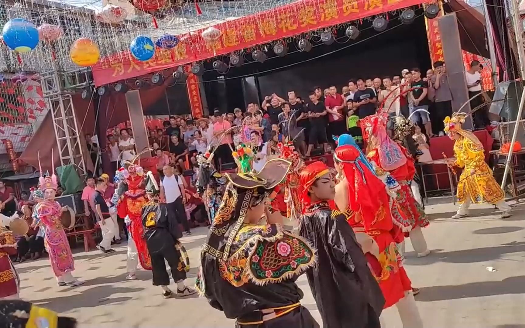 普宁英歌队 大型祖庙巡游 英歌舞表演