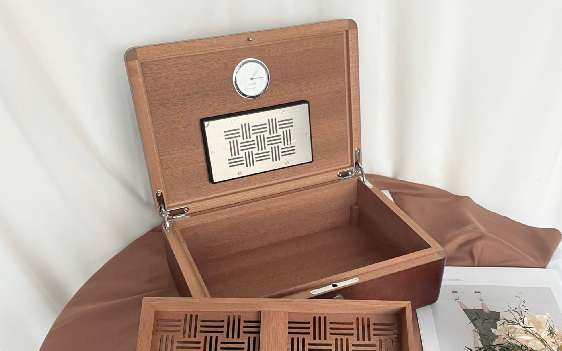 抽雪茄的人怎么会没有一个爱马仕实木雪茄盒