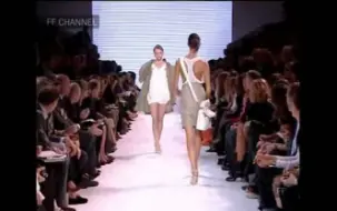 Tải video: 【秀场】Stella McCartney - Spring Summer 2007