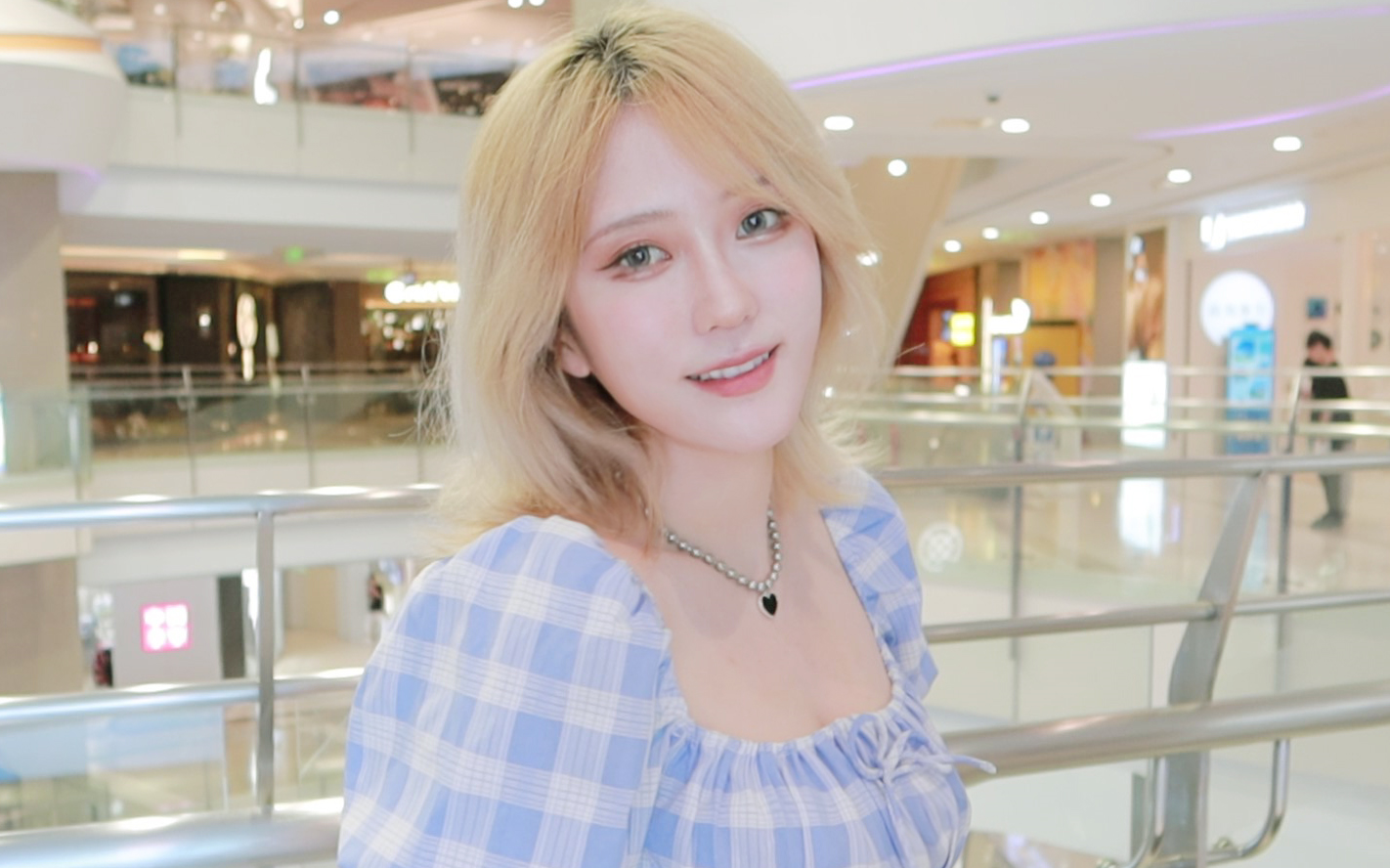 【蛋黄mayo】跟美少女约会,她突然变成了