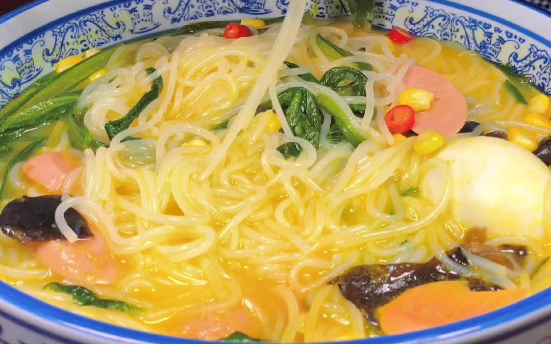 夏天吃饭没胃口试试这个金汤米线酸辣开胃