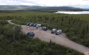 Скачать видео: 斯宾特4x4越野房车旅行 - 阿拉斯加的温尼巴戈车友聚会1