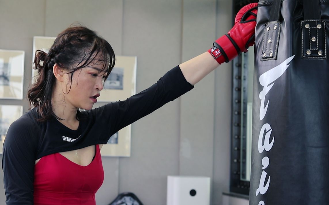 活动  打拳的女性最美,不接受反驳.